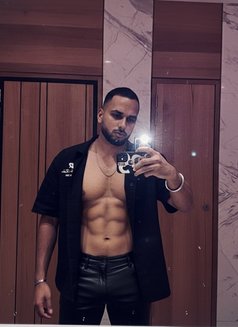 Donzai - Male escort in Kolkata Photo 1 of 1