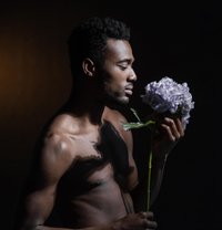 Dooior - Male escort in Accra