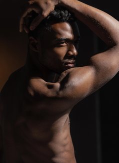 Dooior - Male escort in Accra Photo 3 of 3