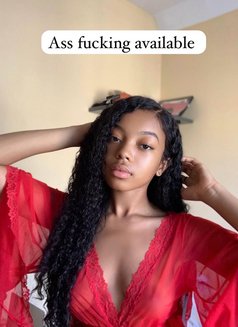 Dora - puta in Muscat Photo 1 of 2