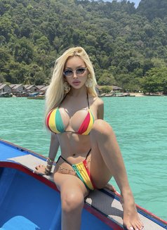 Dora - escort in Phuket Photo 1 of 14