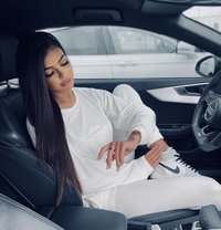 Dora European Nympho - puta in Hong Kong