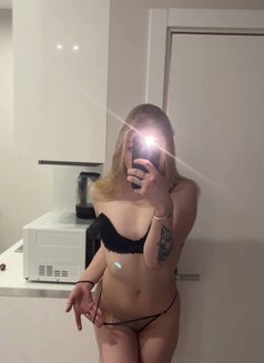 Dora - escort in Hong Kong Photo 6 of 6