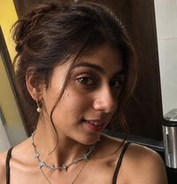 Dora the Explorer - Acompañantes transexual in Kochi