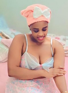 Dorah - escort in Riyadh Photo 1 of 4