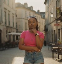 Dorahsmith121 - escort in Accra