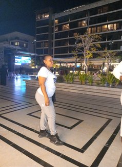 Dorcas - puta in Muscat Photo 1 of 1