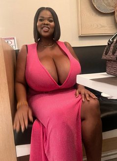 Doreen - escort in Dubai Photo 4 of 4