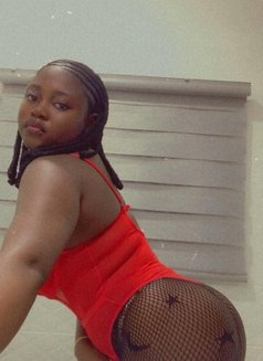 Doreen - escort in Accra Photo 3 of 5