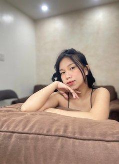 Dorethy - escort in Makati City Photo 5 of 5