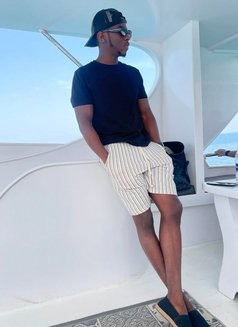 Douglas Dark Guy - Male escort in Cairo Photo 9 of 10
