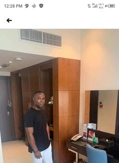 Dova - Acompañantes masculino in Lagos, Nigeria Photo 3 of 5