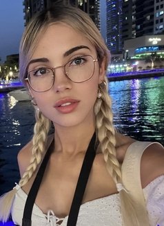 French Blonde Student 21yr - Onlyfans - puta in Dubai Photo 9 of 16