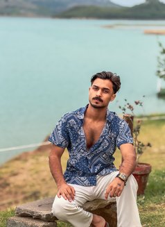 Dr. David Islamabad - Acompañantes masculino in Islamabad Photo 8 of 29