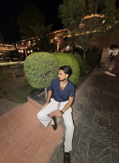 Dr. David Islamabad - Acompañantes masculino in Islamabad Photo 9 of 29
