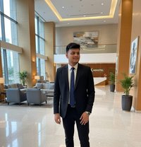Dr. Hunts - Male escort in New Delhi