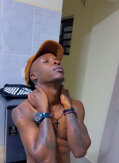 Dr M - Masajista in Nairobi Photo 3 of 4