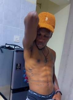 Dr M - Masajista in Nairobi Photo 4 of 4