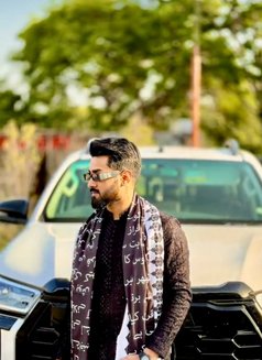 Dr Murphy - Male escort in Lahore Photo 1 of 3