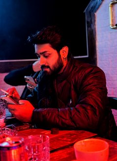 Dr Murphy - Male escort in Lahore Photo 3 of 3