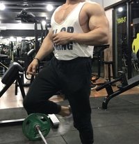 Dr Muscles - Male escort in Beirut