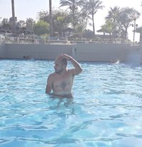 Dr. S - Intérprete masculino de adultos in Beirut