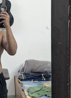 Draco - Male escort in Gurgaon Photo 1 of 3