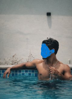 Draco - Male escort in Gurgaon Photo 3 of 3