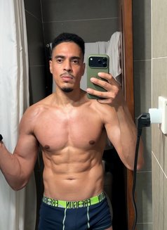 DracoXxL - Male escort in Hong Kong Photo 6 of 8