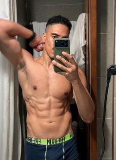 DracoXxL - Male escort in Hong Kong Photo 8 of 8