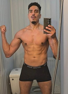 DracoXxL - Acompañantes masculino in Paris Photo 7 of 8