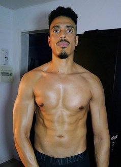 DracoXxL - Male escort in Paris Photo 8 of 8