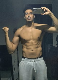 DracoXxL - Acompañantes masculino in Paris Photo 6 of 6