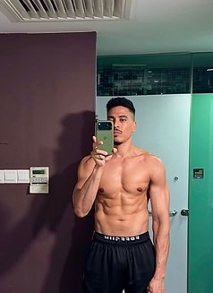 DracoXxL - Male escort in Singapore Photo 7 of 7