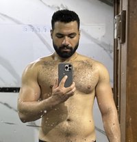 Dragon - Acompañantes masculino in Abu Dhabi
