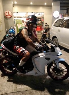 Drake God Chapo Guzman - Male escort in Makati City Photo 2 of 8