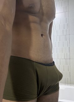 Kevin - Male escort in Dubai Photo 3 of 5