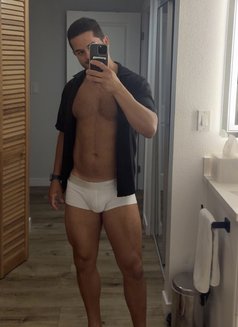 Dre - Male escort in Dubai Photo 2 of 3