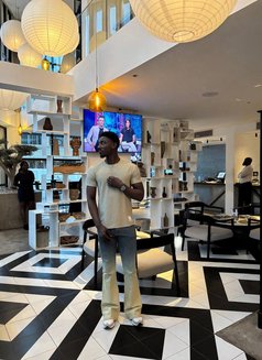Drennan - Acompañantes masculino in Khobar Photo 3 of 6