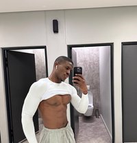 Drennan - Male escort in Al Manama