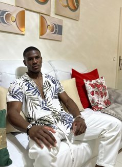 Drennan - Acompañantes masculino in Al Manama Photo 7 of 8