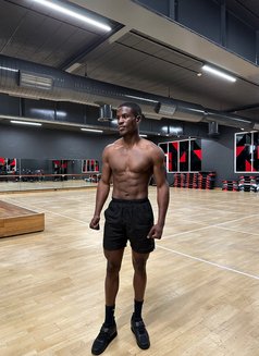 Drennan - Acompañantes masculino in Al Manama Photo 8 of 8