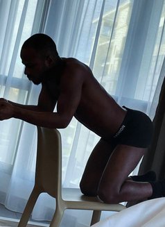 Drennan - Male escort in Riyadh Photo 10 of 10