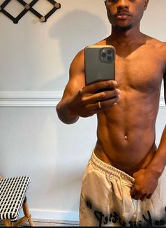 Drennan - Male escort in Riyadh Photo 6 of 6