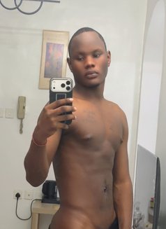 Driller 3 - Male escort in Jeddah Photo 8 of 8