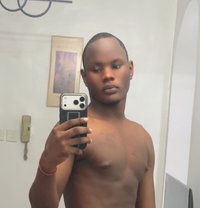 Driller 3 - Male escort in Jeddah Photo 8 of 8