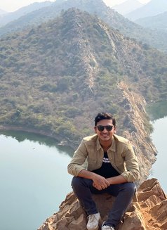 Gentleman - Acompañantes masculino in Ahmedabad Photo 6 of 6