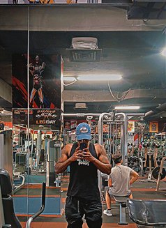 Dstroke - Male escort in Dubai Photo 2 of 4