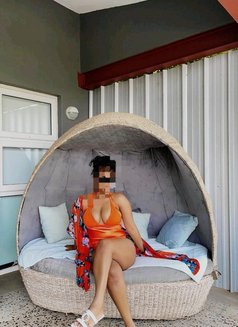 real meet and outcall - escort in Bangalore Photo 2 of 4