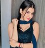 Dua Khan - puta in Karāchi Photo 1 of 4